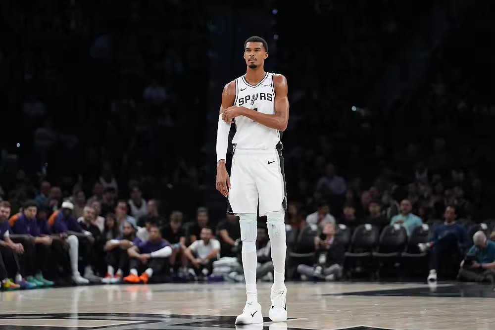 NBA常规赛文班亚马尚帕尼合砍47分马刺半场80分创纪录